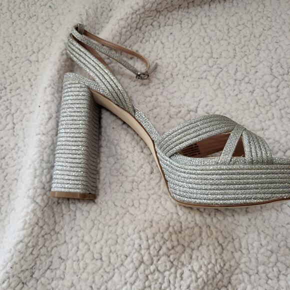 NIB Steve Madden LAUREL SILVER heeled platform Sandals Women size 10 - Picture 4 of 9